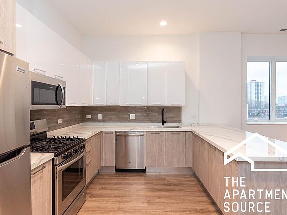3rd image of 2550 S Wabash Ave #5O1