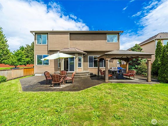 4th image of 9212 227th Avenue E