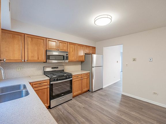 4th image of 2147 N Harlem Ave Front 216