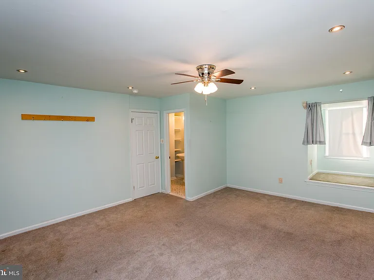 1529 Margaret Ct — Photo 59