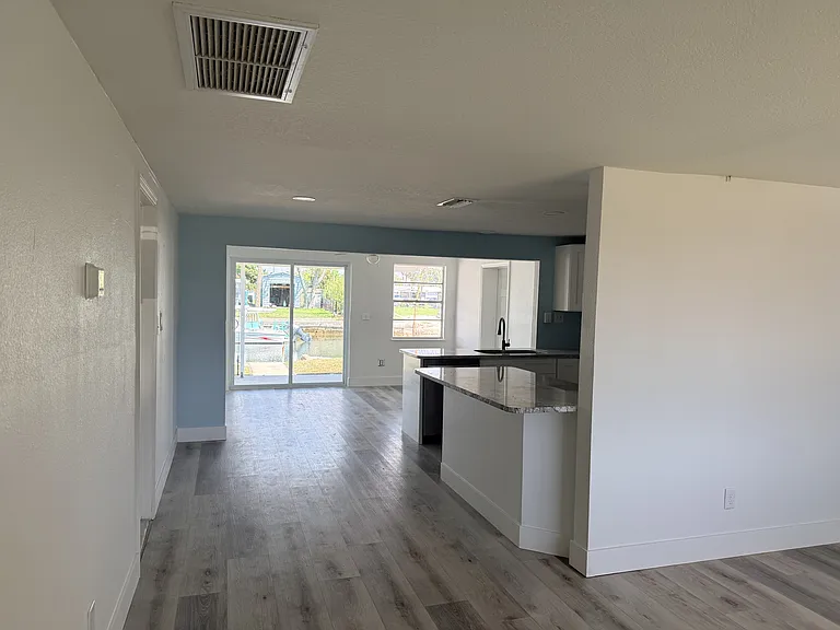 13428 Neptune Dr — Photo 11