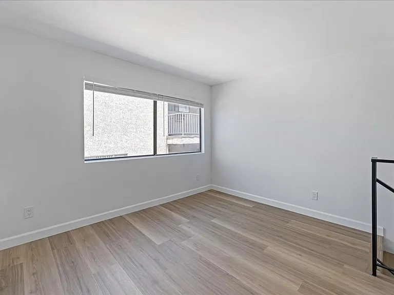 448 W Windsor Rd #6 — Photo 11