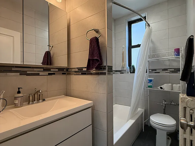 240 Crown St #4J — Photo 8