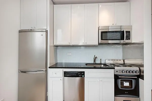 Sold by Maxwell Jacobs | media 3