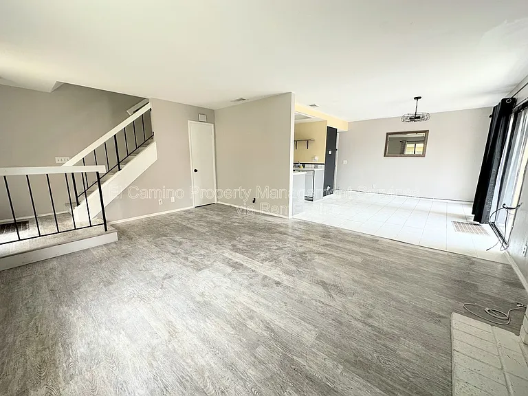 955 W Lamark Ln — Photo 2