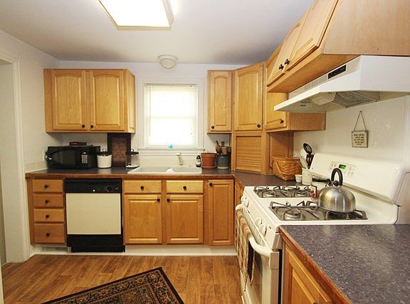 4th image of 536 S Maple St