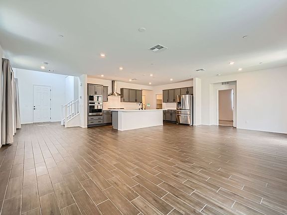 5th image of 10932 Chipotle Ave