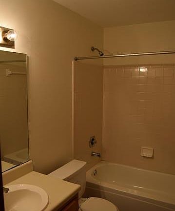5th image of 2646 Millbank Dr #1