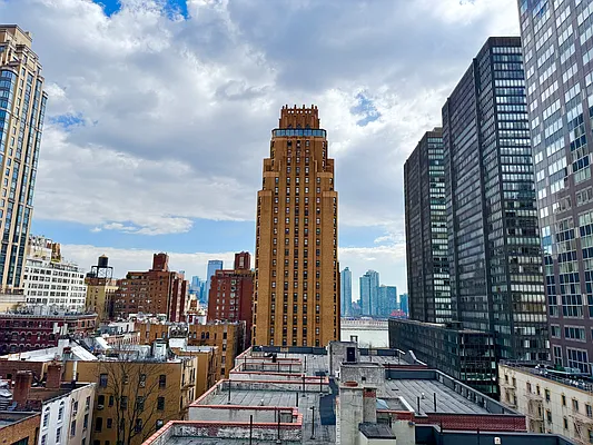 Rented by Manhattan Realty Group | media 7