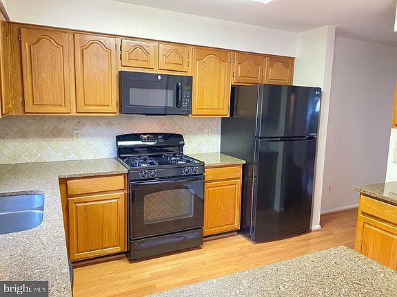4th image of 4021 Murdstone Ct