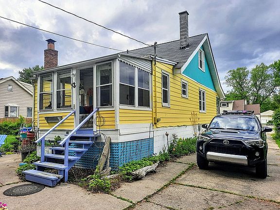 2nd image of 23832 Elmira St