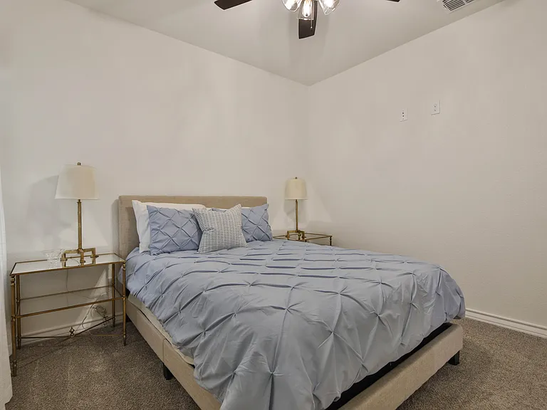 1409 Quincy Ave — Photo 14