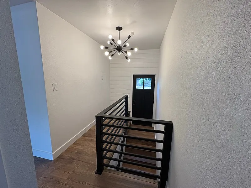 2316 W Kootenai St — Photo 3