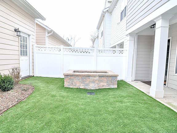 4th image of 1041 Philpott Dr