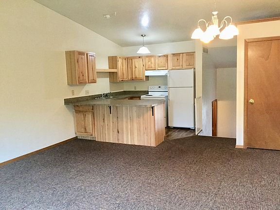 3rd image of 806 Spartan Dr #A-d