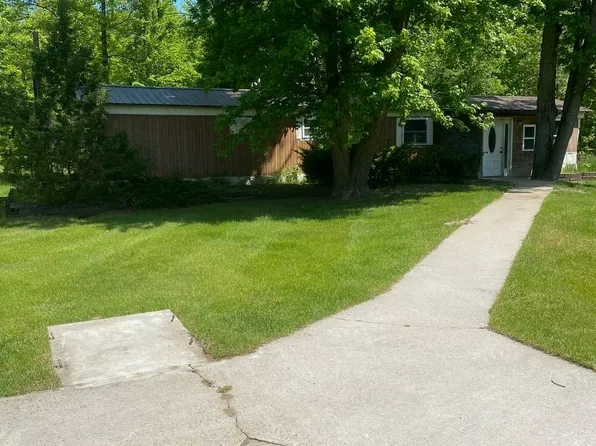 3302 W Dana Rd, Coleman, MI 48618