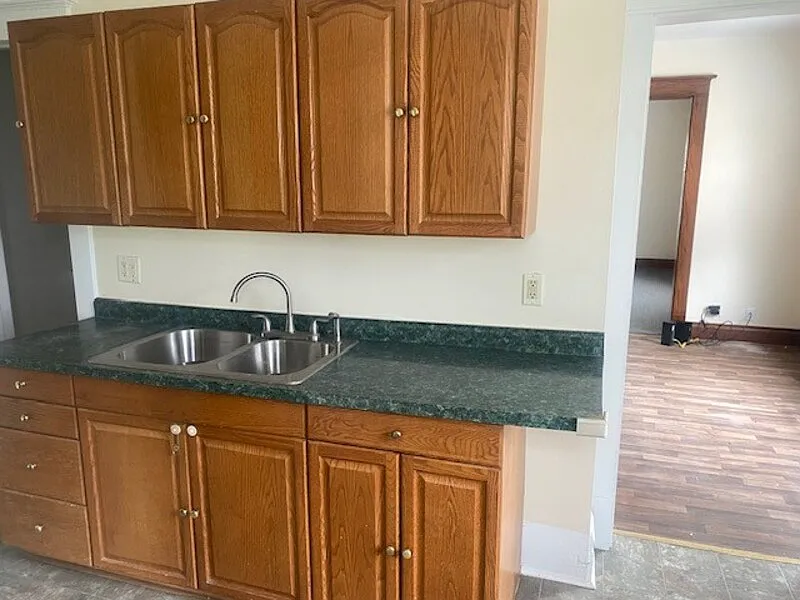 3 bed, 1.0 bath, $1,249 — Photo 4