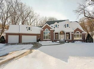 3303 Pinney Woods Ln SE, Cedar Rapids, IA 52403