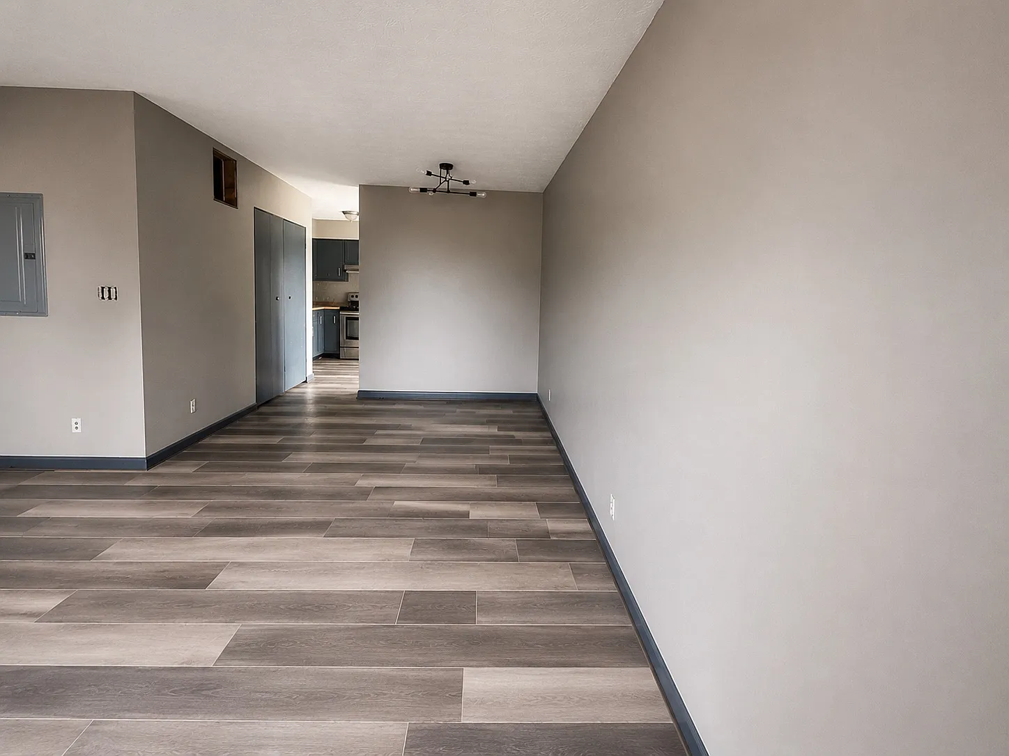 2 bed, 950 sqft, $1,250 — Photo 3
