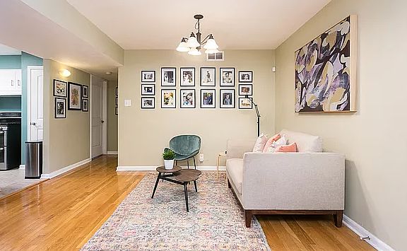 5th image of 423 Senova Dr