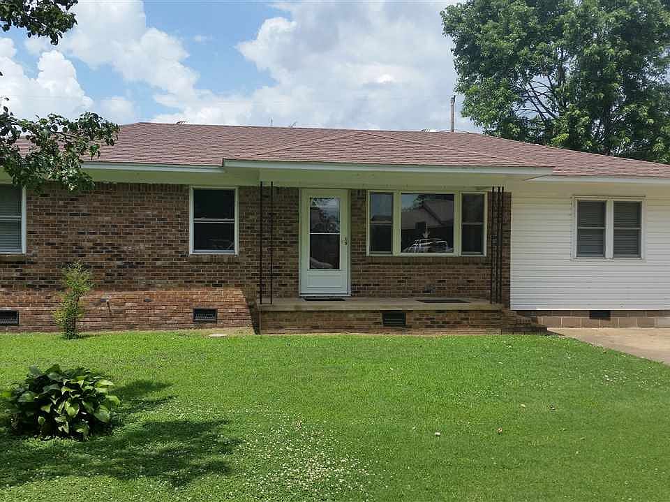2nd image of 419 Banks Dr
