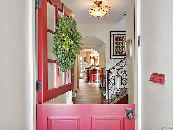 4th image of 829 Margarita Ave