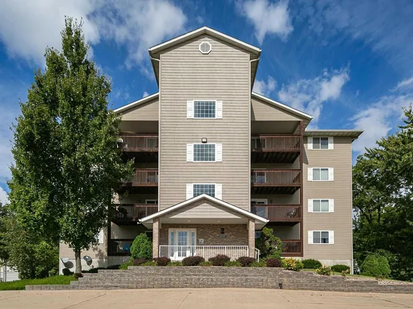 4084 Creek Hill Dr, Bettendorf, IA 52722