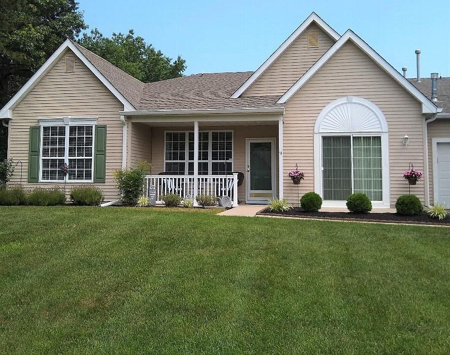 1st image of 14 Sunnybrook Ln #1003
