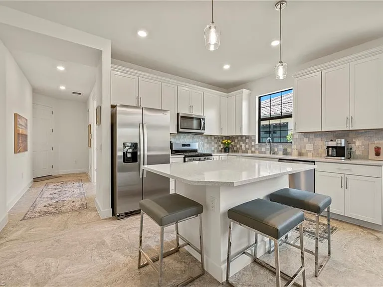 17434 Caravita Ln — Photo 5