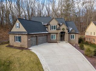 8308 Alta Vista Dr, Pinckney, MI