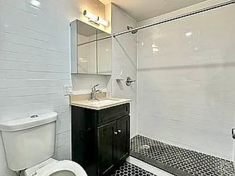 936 4th Ave #1 — Photo 9