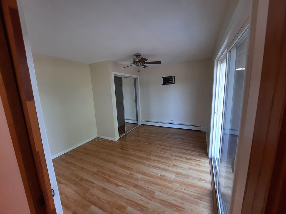1st image of 752 Dempster St #203
