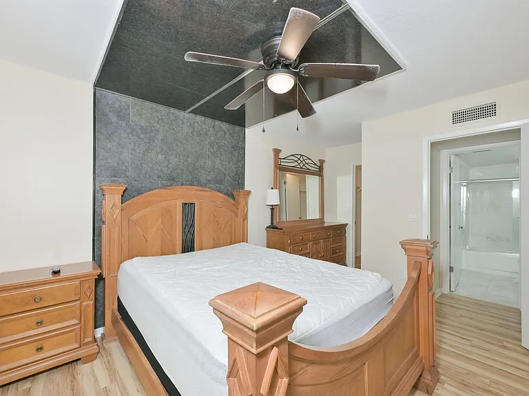 3301 Crystal Ct E #O — Photo 20
