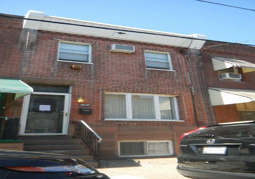 2nd image of 2640 S 16th St