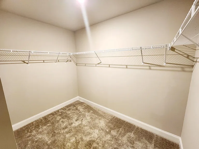 1054 Knoxboro Ln — Photo 17
