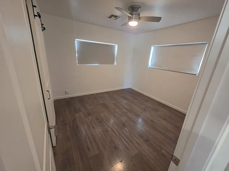 2238 E Mulberry Dr — Photo 4