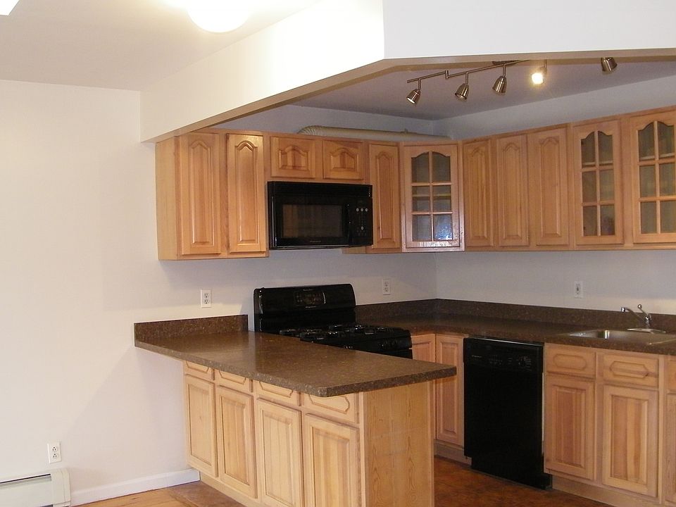 1st image of 175 Montrose Ave APT 2