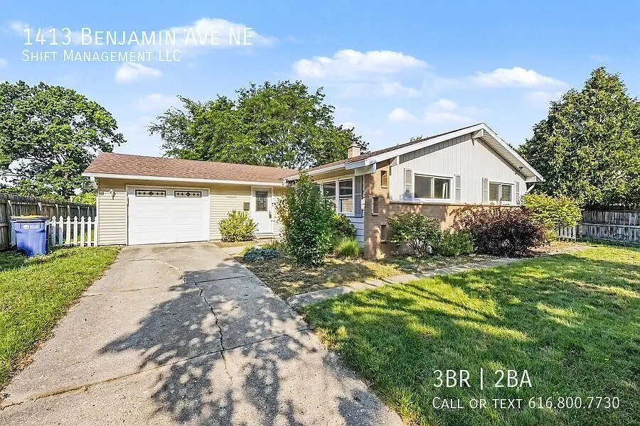 1413 Benjamin - 3 Bedroom — Photo 2