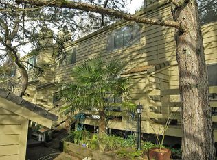 326 Cervantes Cir #13-E, Lake Oswego, OR 97035