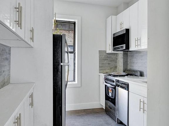 5th image of 11 Gardner Ave APT 11