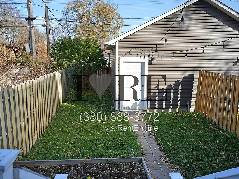 148 N Monroe Ave — Photo 32