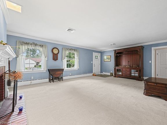 4th image of 1000 Kingsway St