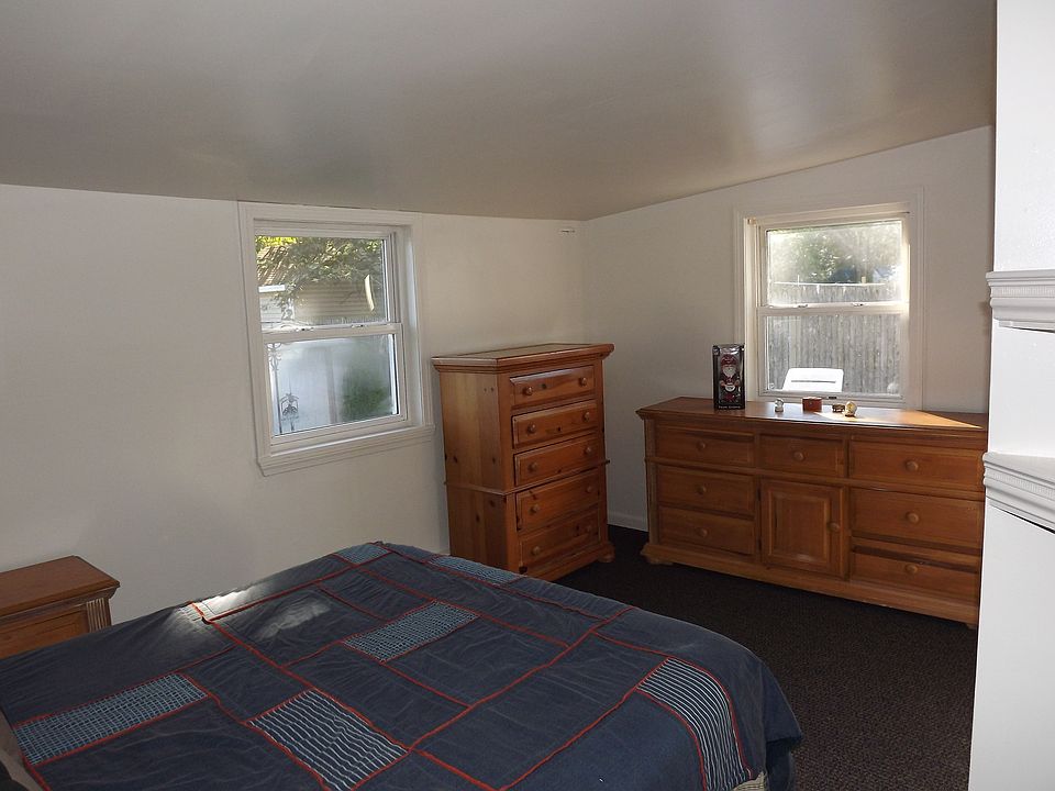 2nd image of 20 Houde St