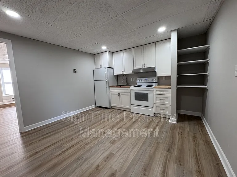 229 N Jonathan St #301 — Photo 5