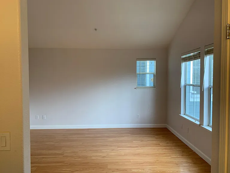1317 Yarmouth Ter — Photo 15