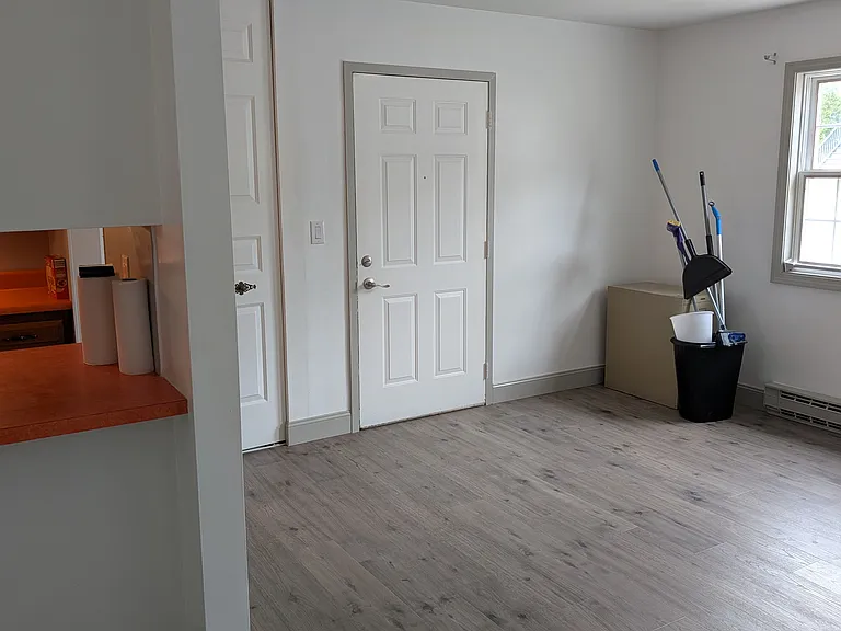 192 E 4th St #192 — Photo 13