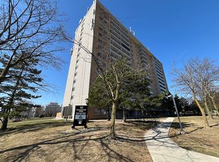 10 Kensington Rd., Brampton, ON L6T 3V4