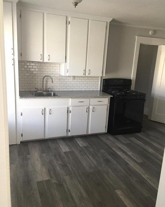 1st image of 1872-1874 Davis St #4
