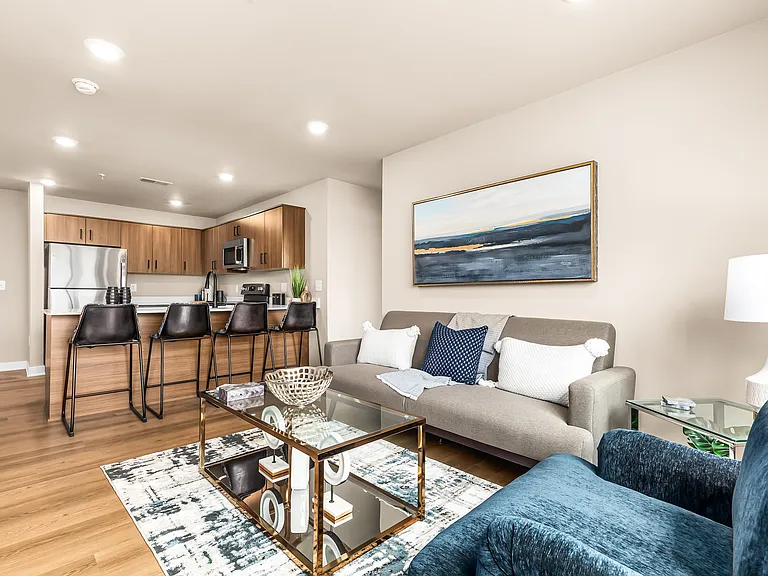 Sterling Center Apartments — Photo 9