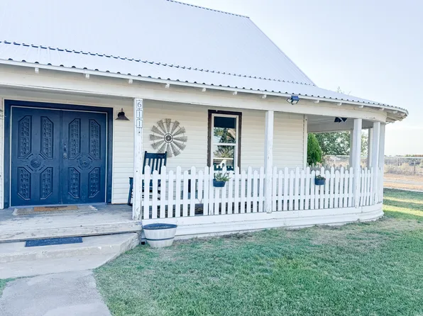 611 Badger St, Hope, NM 88250